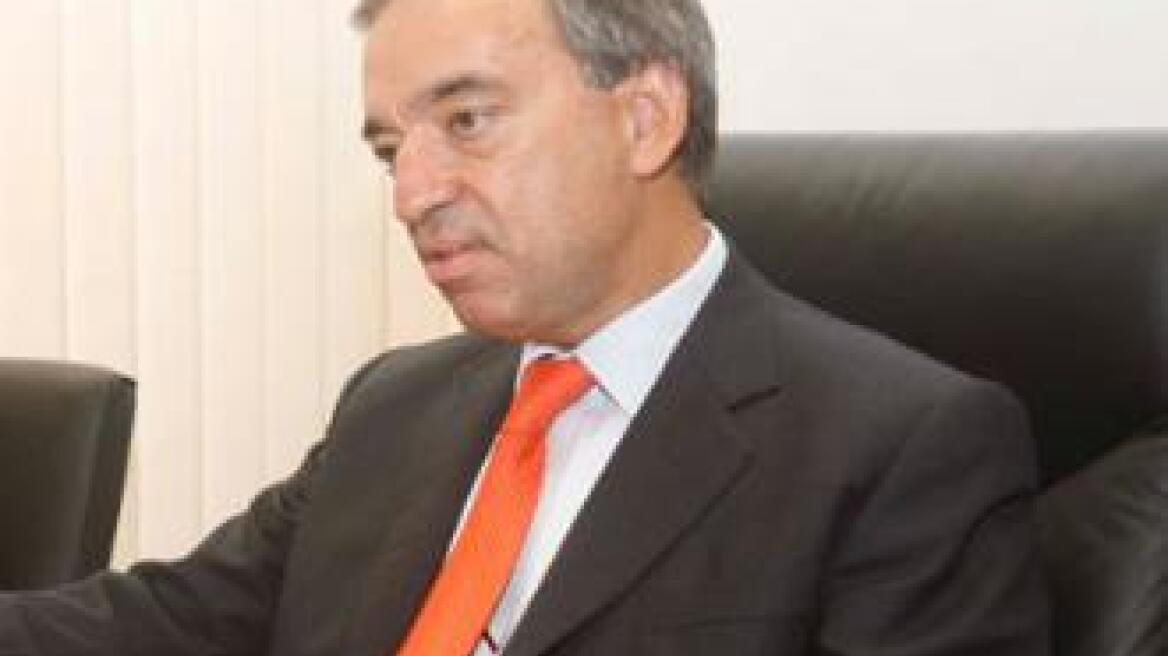 Mάχη για τη ζωή, περιμένοντας μια θέση στη ΜΕΘ