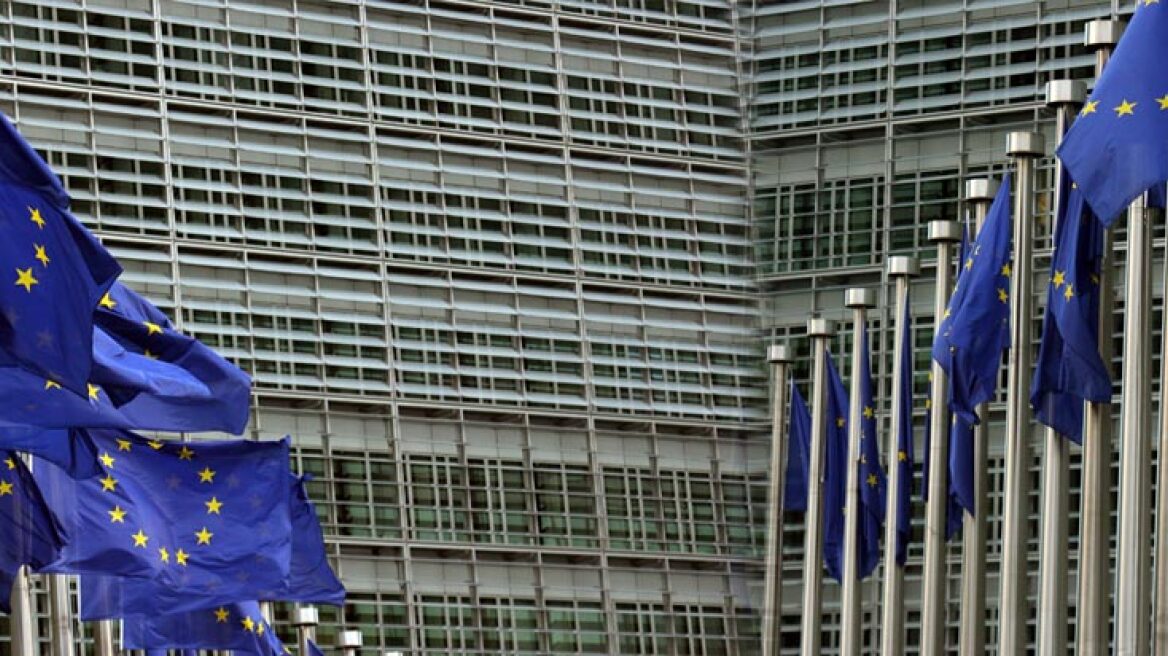 Cintia Dicker: Φορώντας τα μαγιό του 2013