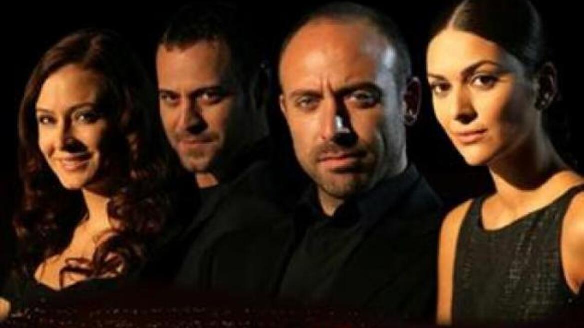 Οι αγκαλιές της Σταματίνας Τσιμτσιλή στην ξαπλώστρα