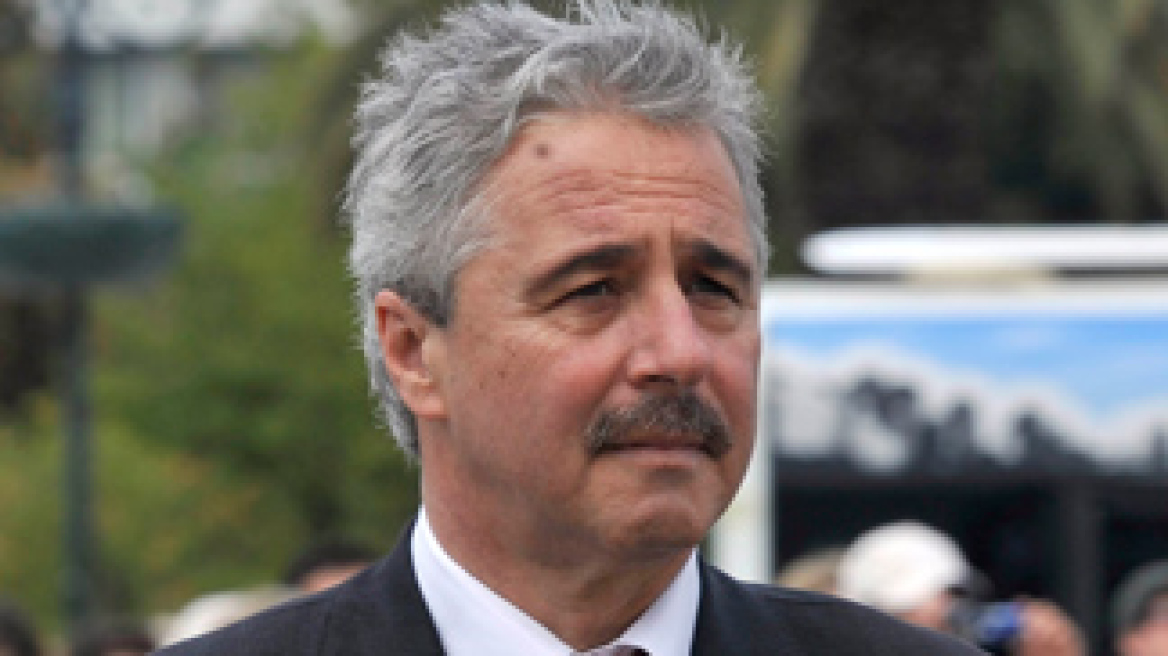 Ελένη Μενεγάκη: Οπου λιμάνι και βουτιές... 