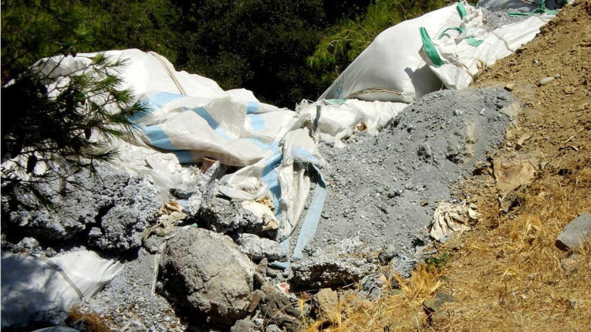 Σκόρπισαν εξασθενές χρώμιο στη Δυτική Αθήνα