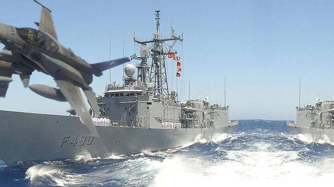 Ερευνούσαν για ναρκωτικά και βρήκαν ολόκληρο οπλοστάσιο!