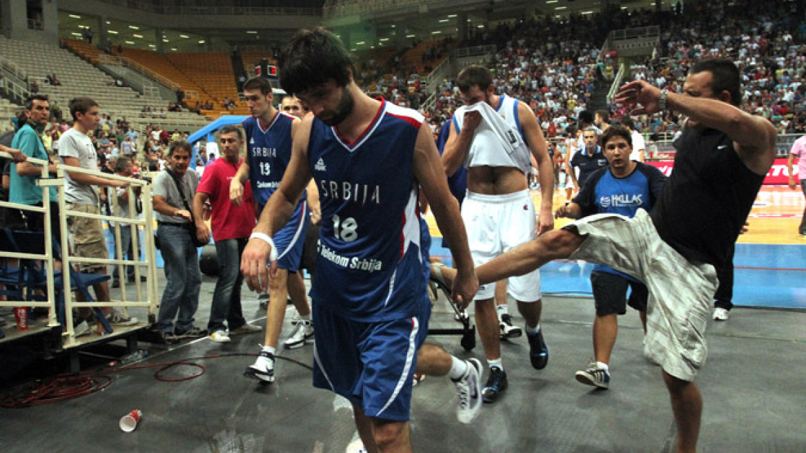 Νίκος Γρίτσης: O «μπράβος» που έγινε στιχουργός