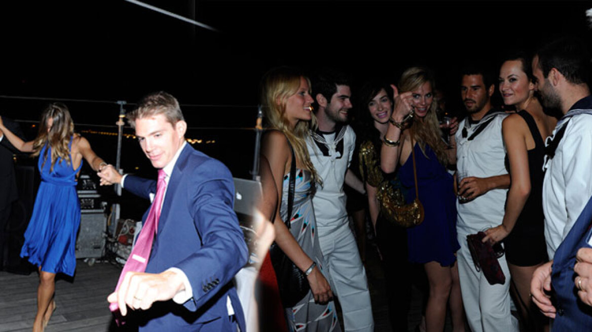 Οι ήρωες ξαναζούν στις κορμάρες του Playboy!