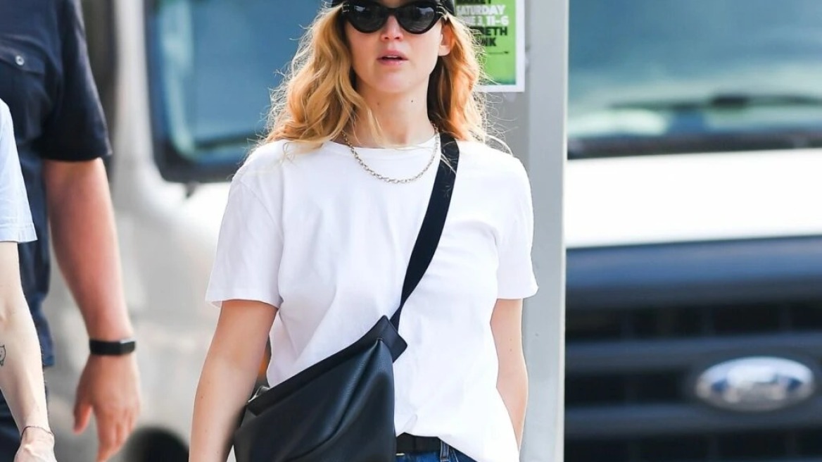 Διάφανα flats: Τα ωραιότερα ζευγάρια που μπορείτε να αγοράσετε αυτή τη στιγμή