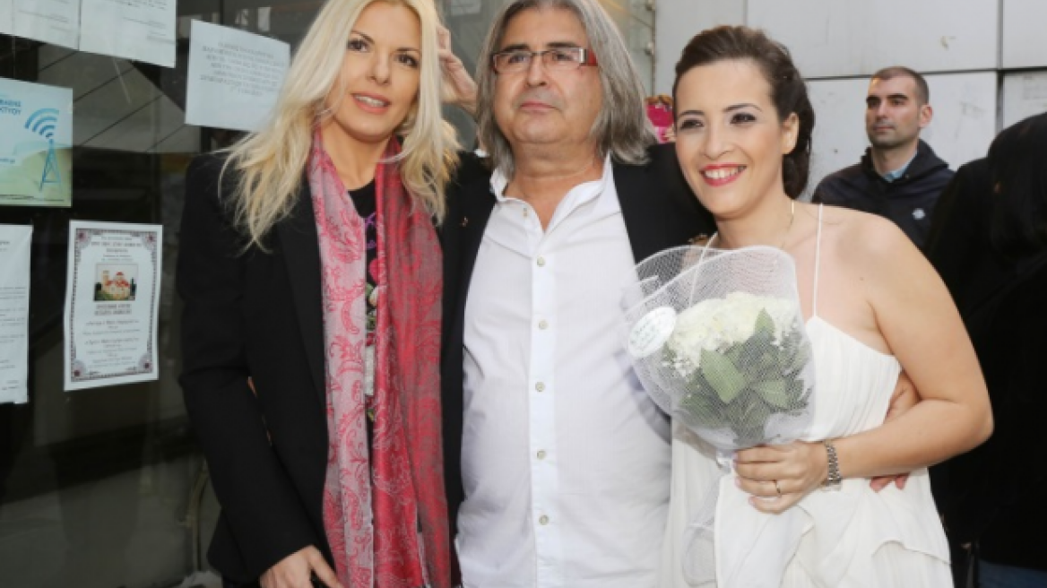 Δείτε την Αννίτα Πάνια σε ρόλο κουμπάρας