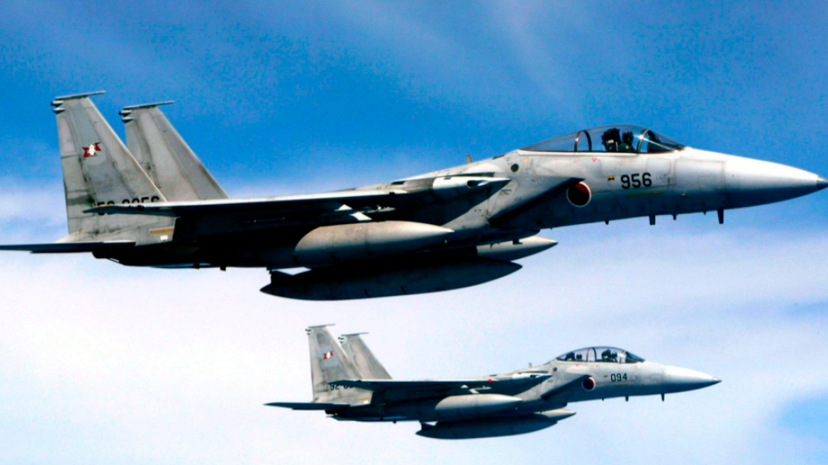 Μαχητικά F-15 πάνω από τα διαφιλονικούμενα νησιά Σενκάκου έστειλε η Ιαπωνία