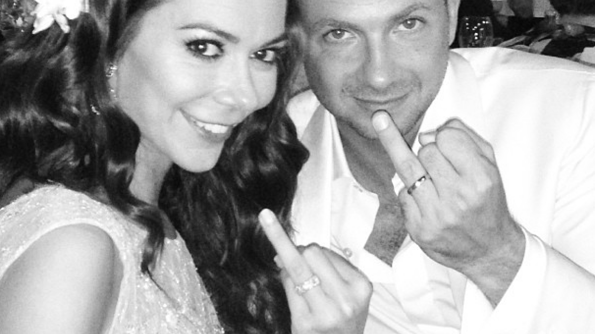 Διαμάντια, αστακοί και... πιτόγυρα στο γάμο της κόρης του πλουσιότερου Έλληνα