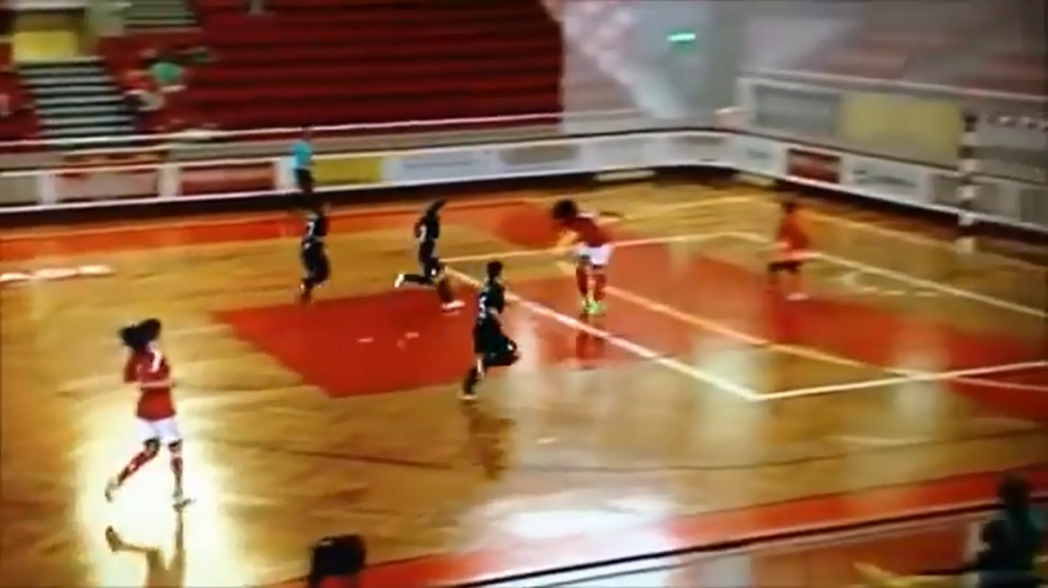 Βίντεο: Ο θηλυκός... Νεϊμάρ!