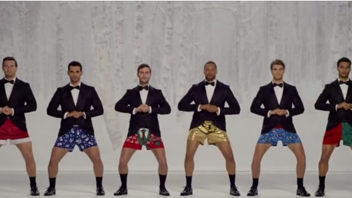 Βίντεο: Αντρικά… μποξεράκια σημαίνουν τα Χριστούγεννα!