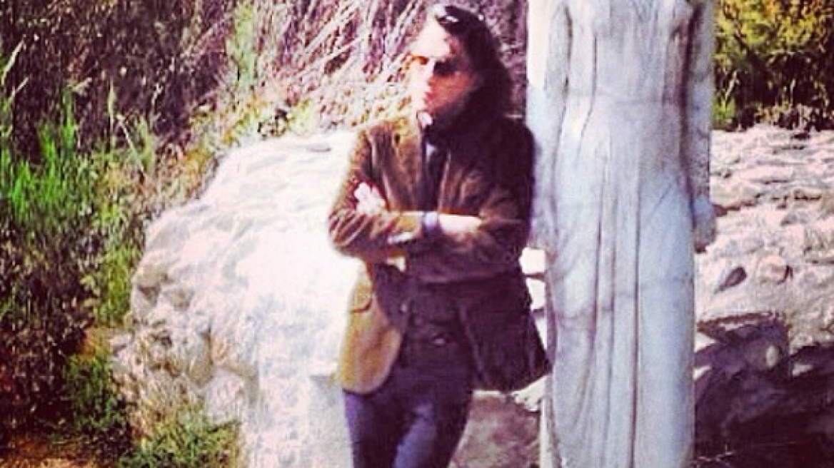 Μήνυσαν τον Ψινάκη επειδή φωτογραφήθηκε δίπλα σε αρχαία!