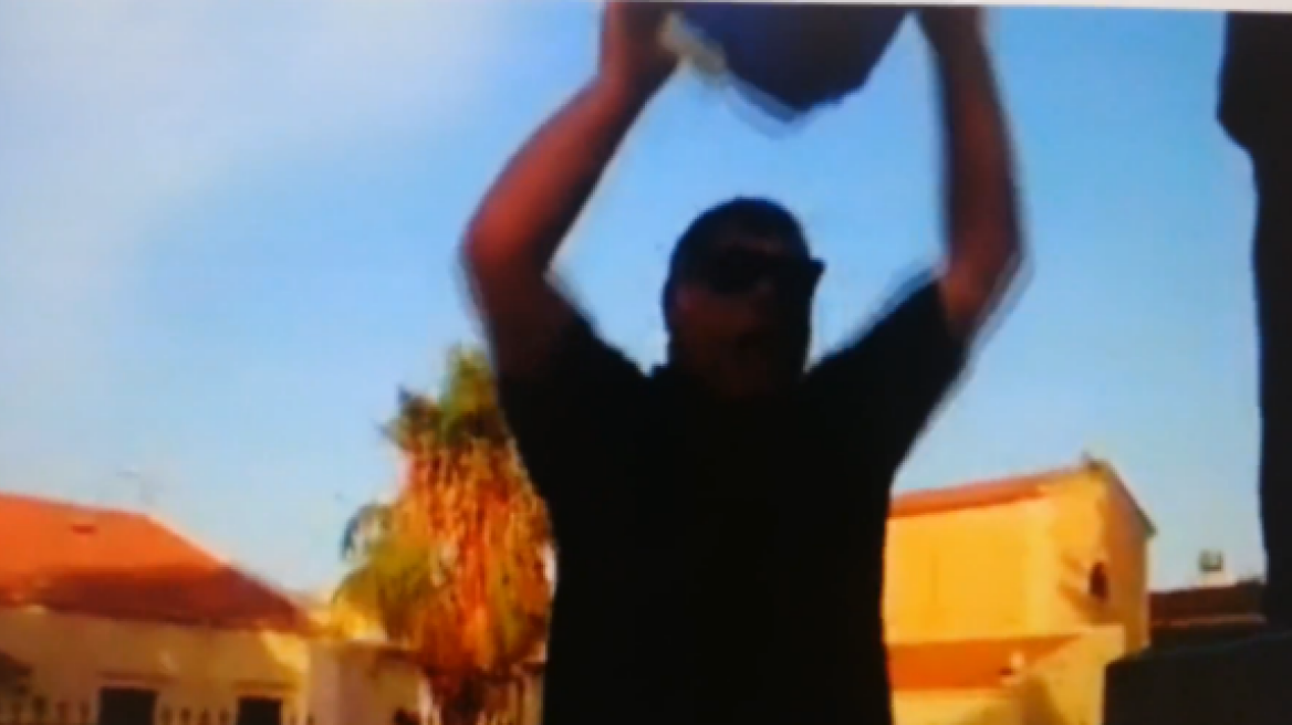 Χανιά: Έκανε «Ice bucket challenge» στον… Ελευθέριο Βενιζέλο