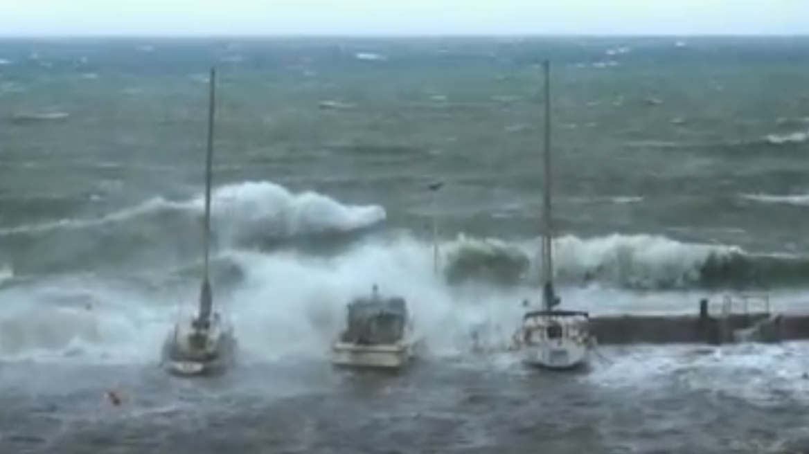 Βίντεο: Δείτε τη θαλασσοταραχή στην Κέρκυρα