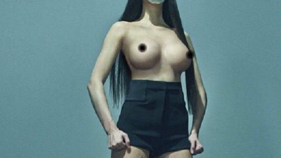 Μετά την Kim Kardashian και η 19χρονη αδερφή της ποζάρει τόπλες για το «LOVE»