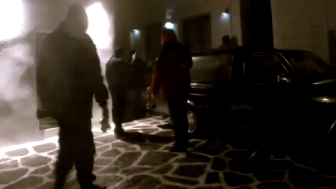 Βίντεο: Ξεβράστηκε πτώμα σε παραλία της Πάρου