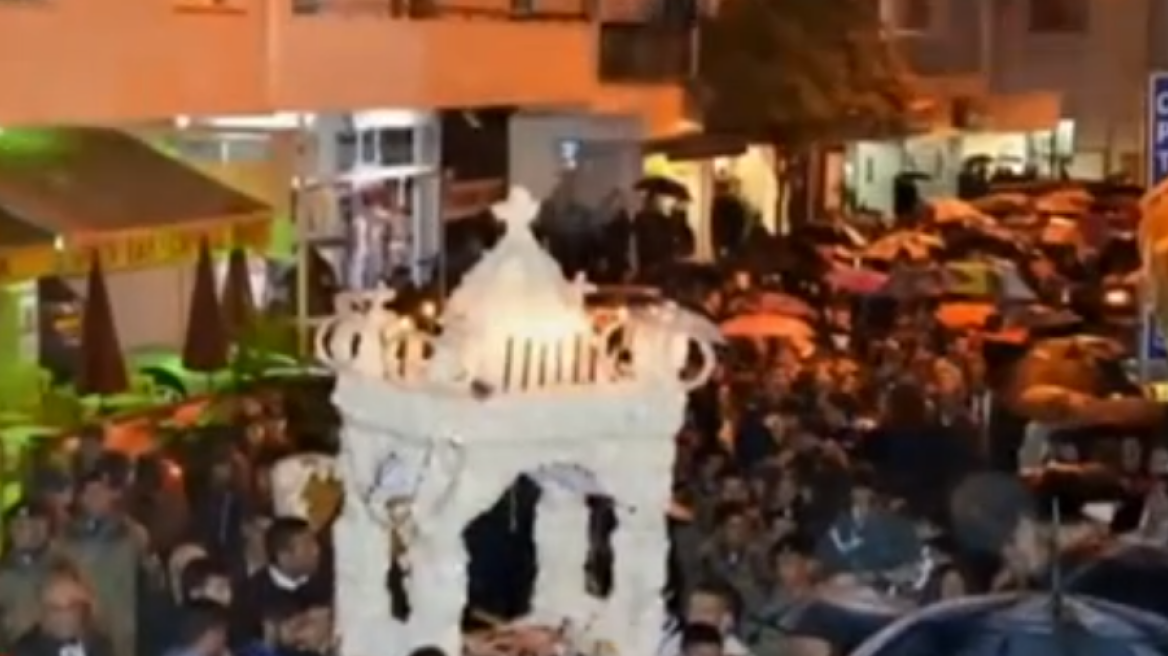 Τελετή αποκαθήλωσης και περιφορά Επιταφίου μετά από 93 χρόνια στη Σμύρνη