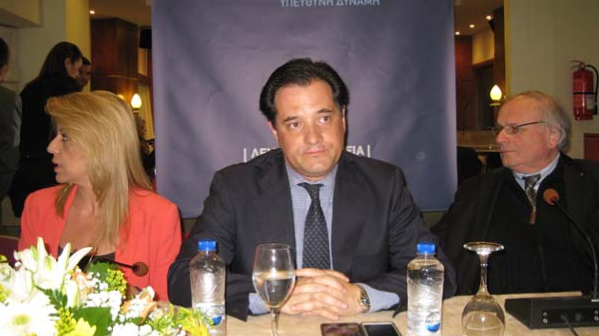 Βίντεο: Τα «άκουσε» ο Άδωνις στην Κω