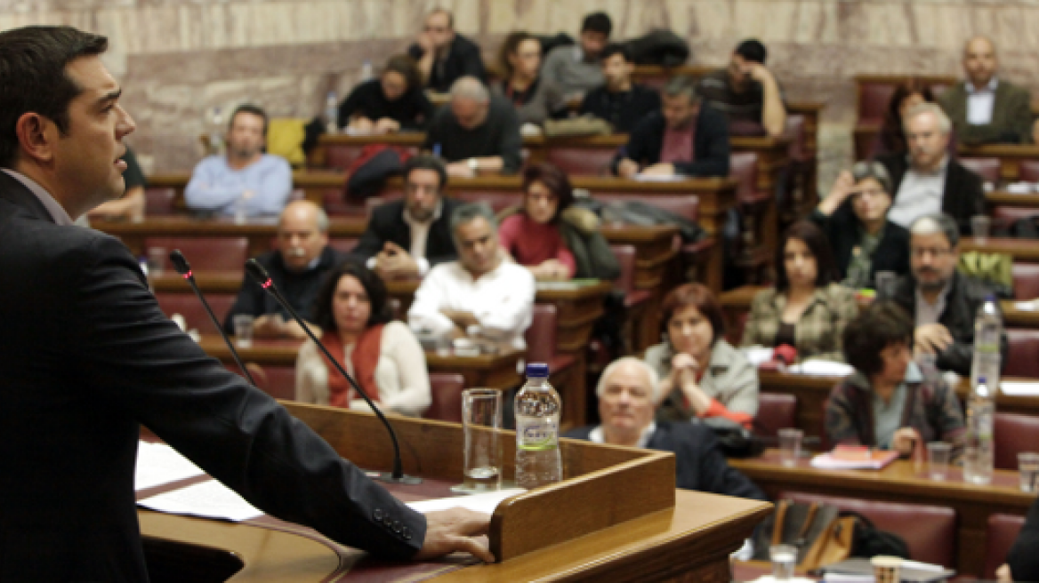 Δύο γραμμές σε κυβέρνηση και ΣΥΡΙΖΑ για το δημοψήφισμα 