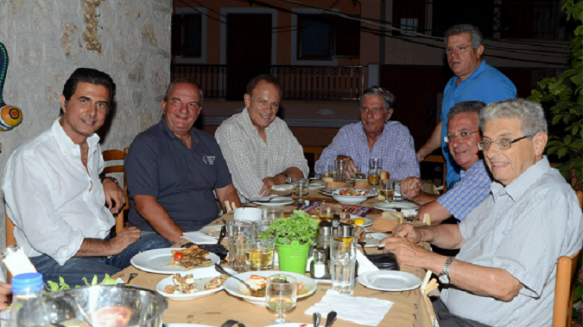 Φωτογραφίες: Ανέμελες στιγμές για τον Κώστα Καραμανλή στη Λευκάδα