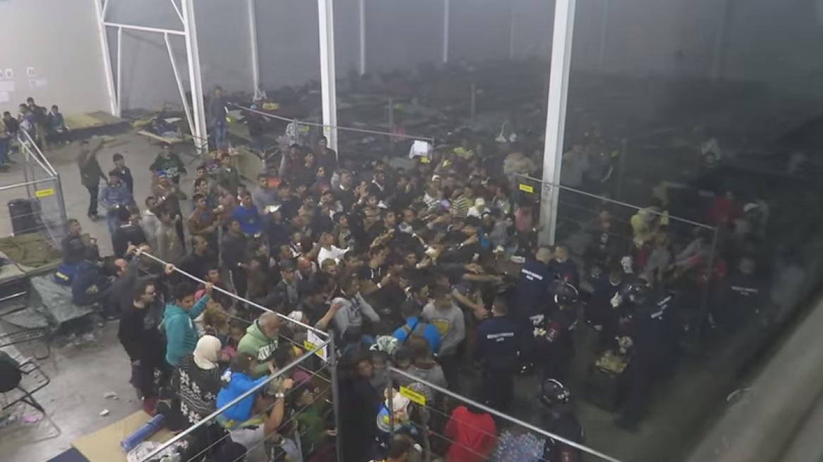 Εικόνες ντροπής με πρόσφυγες σε καταυλισμό στην Ουγγαρία