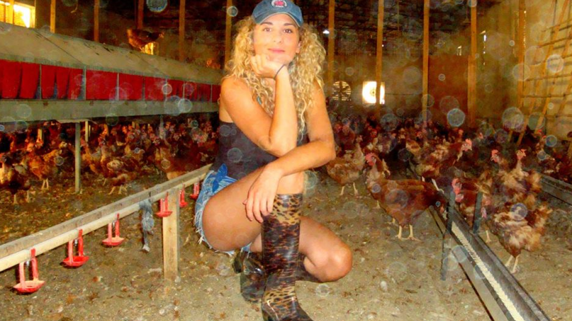 Το μήνυμα της ξανθιάς αγρότισσας από την Κόρινθο στον πρωθυπουργό