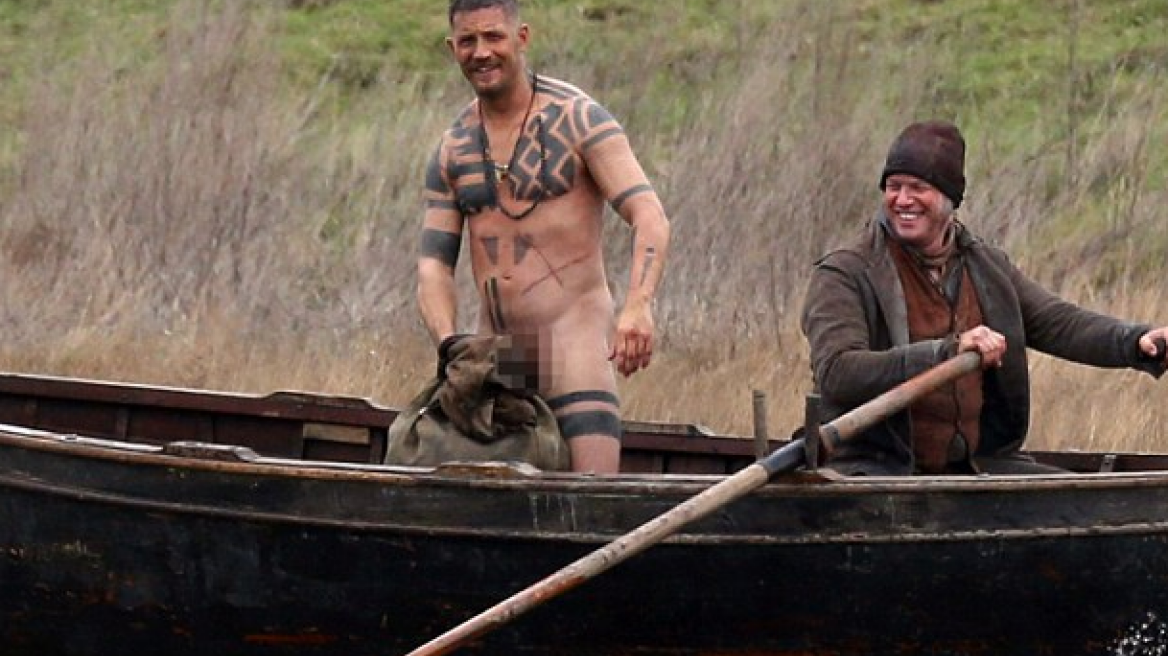 Ο Tom Hardy ποζάρει ολόγυμνος για τη νέα σειρά του BBC