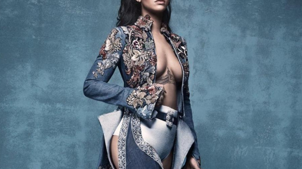 Rihanna: Ποζάρει τόπλες στη Vogue με τις... «επικίνδυνες» μπότες της