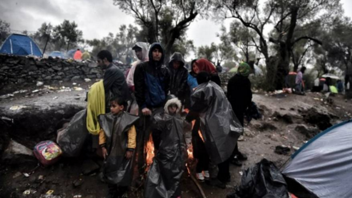 Λα Ρεπούμπλικα: «Η Ελλάδα σπρώχνει 2.000 πρόσφυγες προς την Αλβανία»