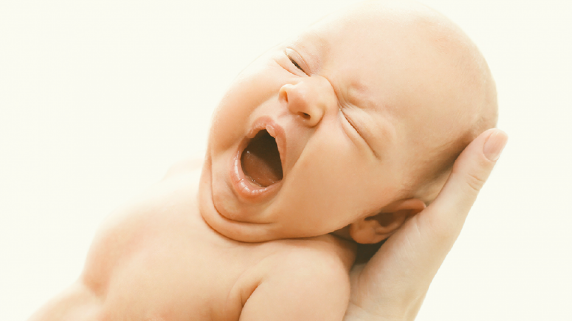 Θέσεις θηλασμού και πώς τοποθετούμε το βρέφος