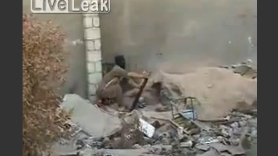 IS terrorist blows himself up when launcher explodes (graphic video!)