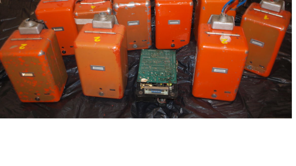 Μπαίνουν σε λεωφορεία και ξηλώνουν τα μηχανήματα των εισιτηρίων