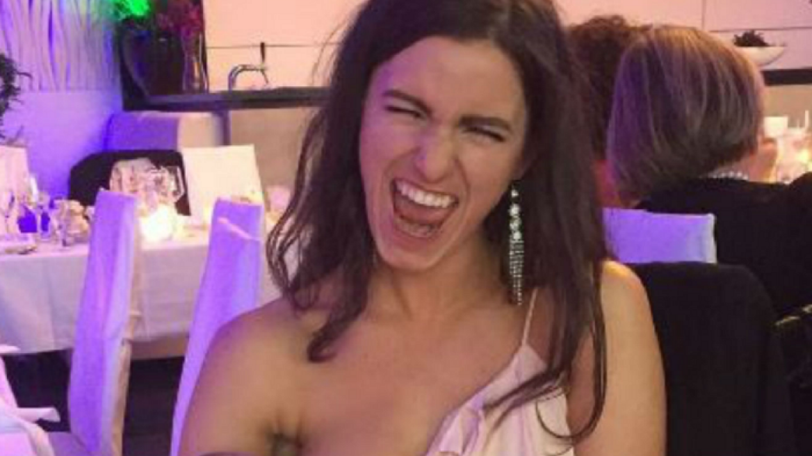 Θήλασε το μωρό της σε γαμήλιο πάρτι και έγινε... viral