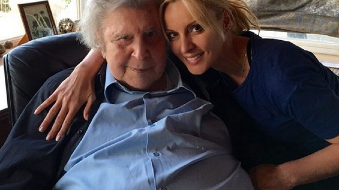 Η Πέγκυ Ζήνα ερμηνεύει Μίκη Θεοδωράκη 