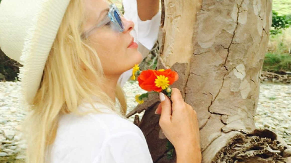 Ελένη Μενεγάκη: Το Σαββατοκύριακο στην Κύθνο