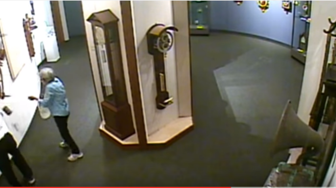 Watch visitor destroy rare clock in museum (video)