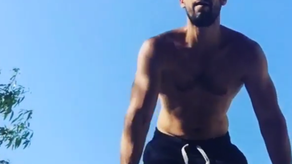 Δείτε τον Αποστόλη Τότσικα να «χτίζει» το σώμα του 