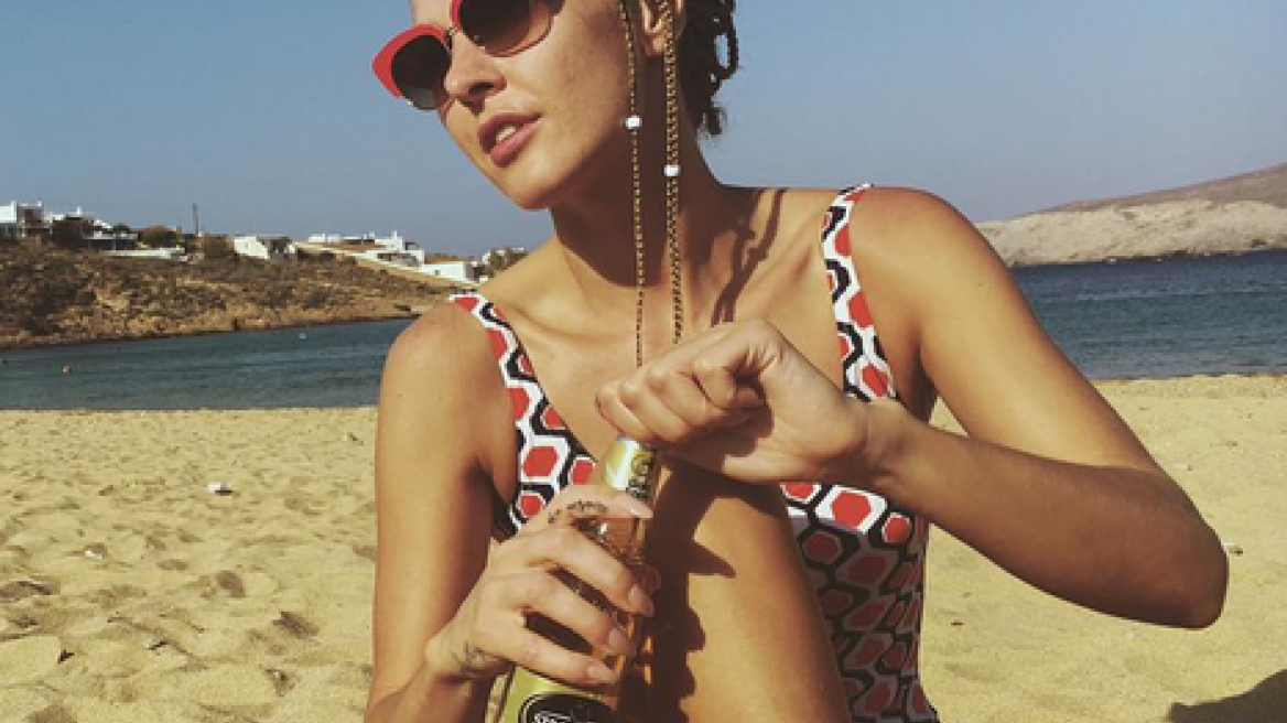 Η Τάμτα στην παραλία 