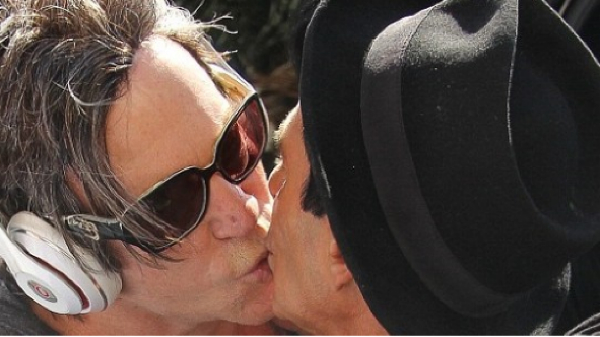 Mickey Rourke kissing a man (Photos+Video)