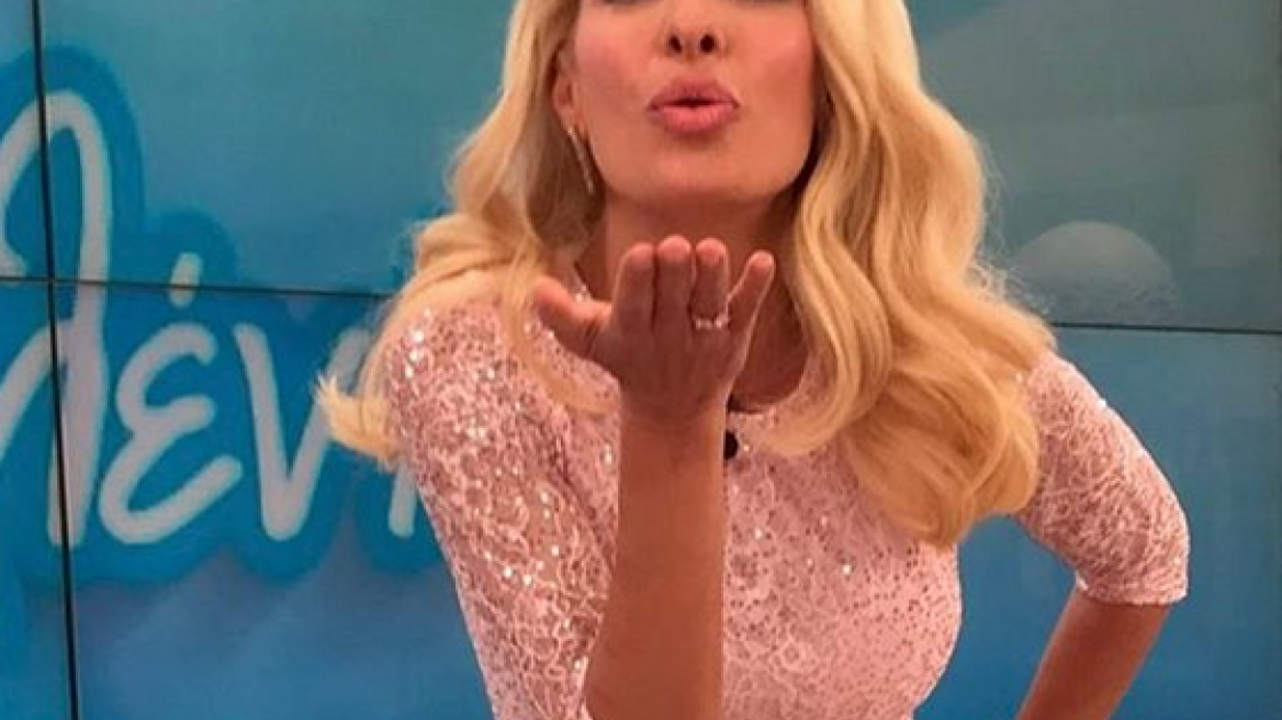 Επέστρεψε στο πλατό η Ελένη Μενεγάκη από τις Σεϋχέλλες