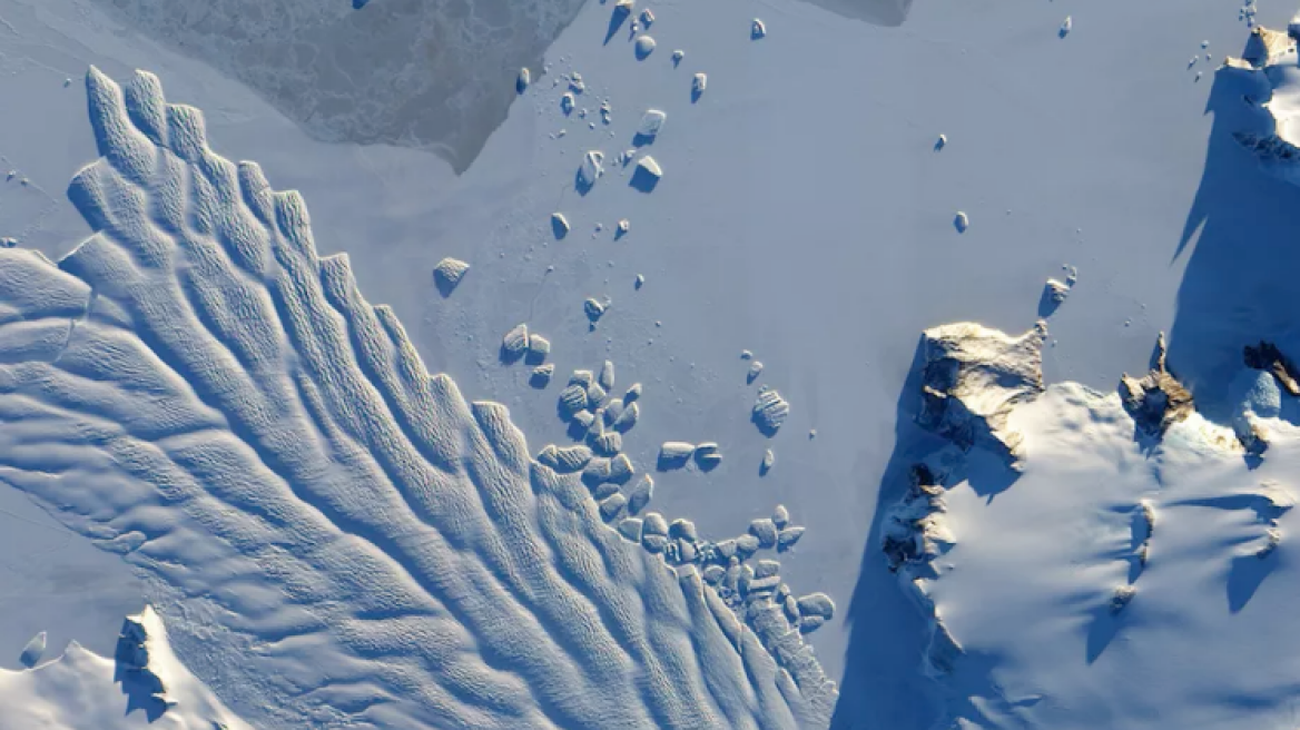 Ice cracks force British Antarctic Survey to move its base