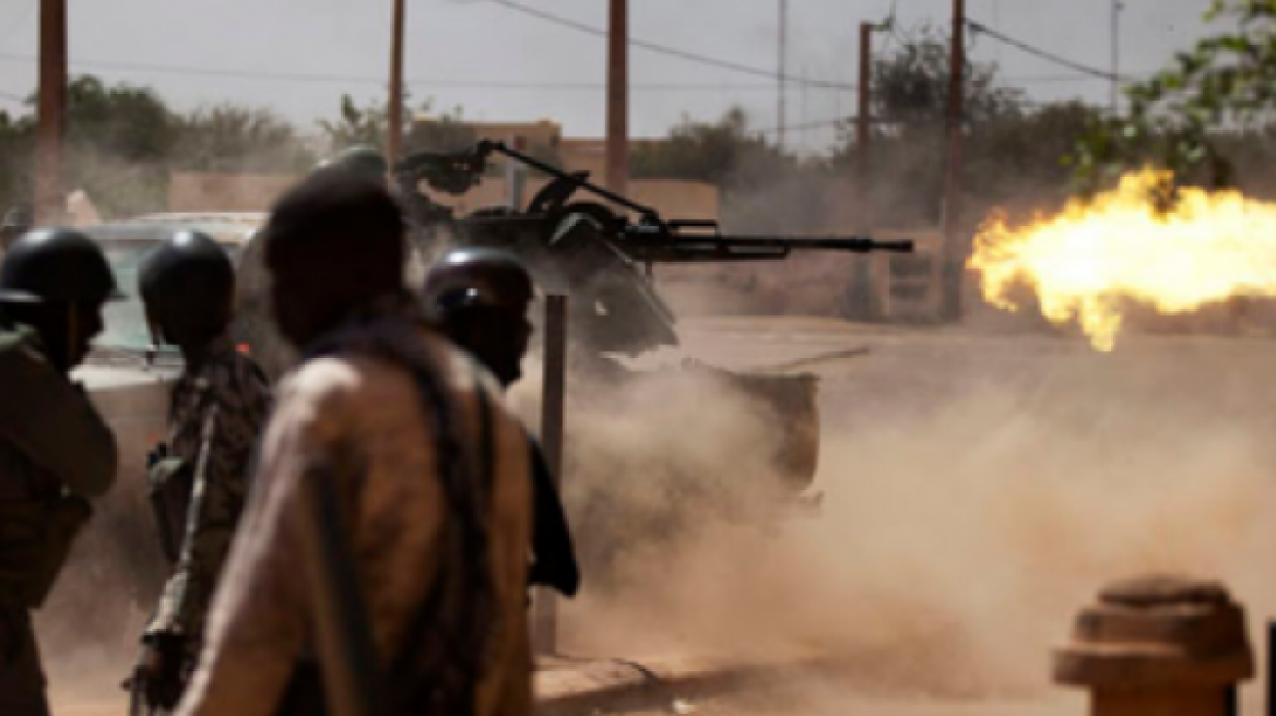 Επίθεση αυτοκτονίας σε στρατόπεδο στο Μαλί - 37 οι νεκροί 