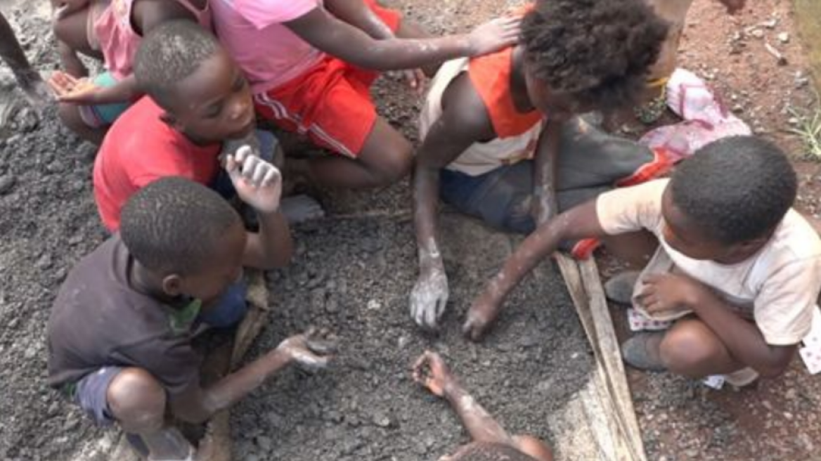 Child slaves used in cobalt mines for smart-phones (shocking video)