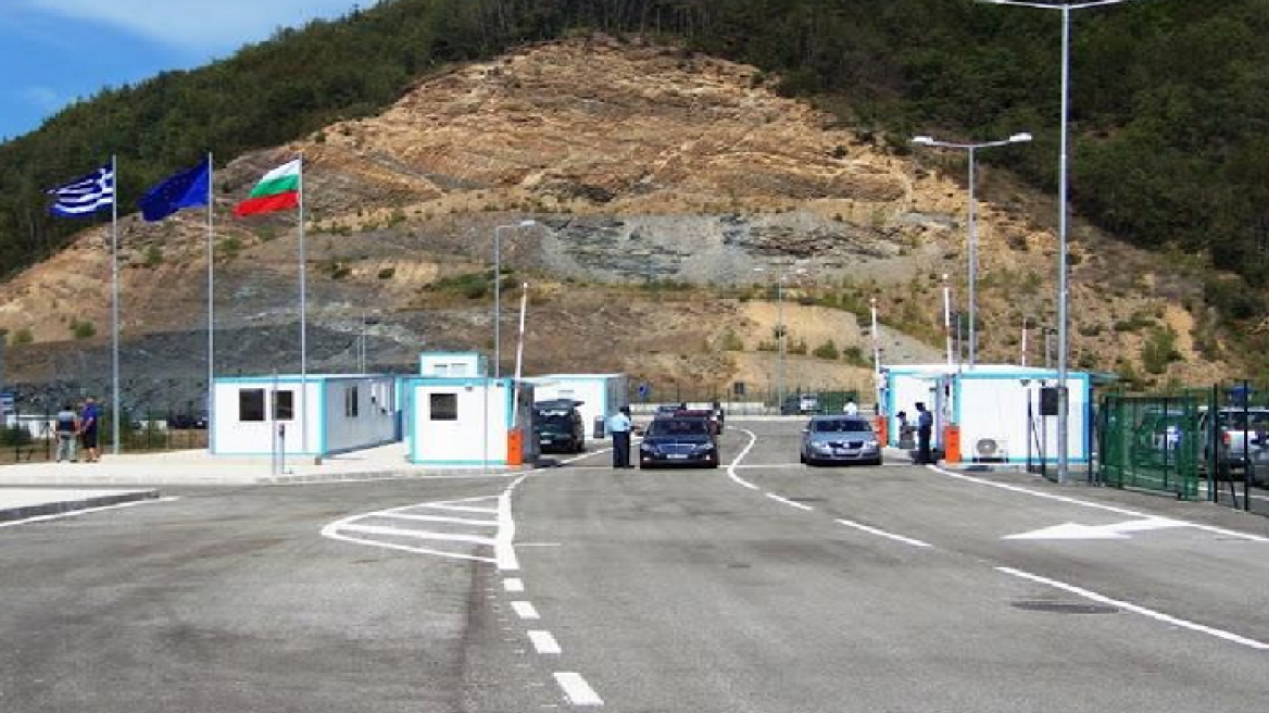 Όργιο διακίνησης λαθραίων στα σύνορα με τη Βουλγαρία