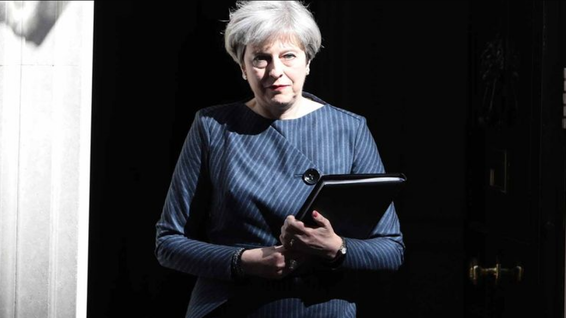  May sticks to guns in seeking parallel Brexit talks