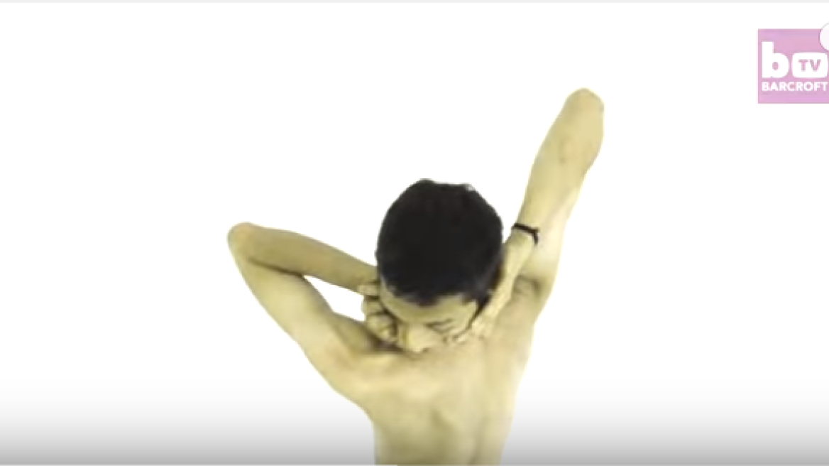 Amazing contortionist can fit thru tennis racket! (video)