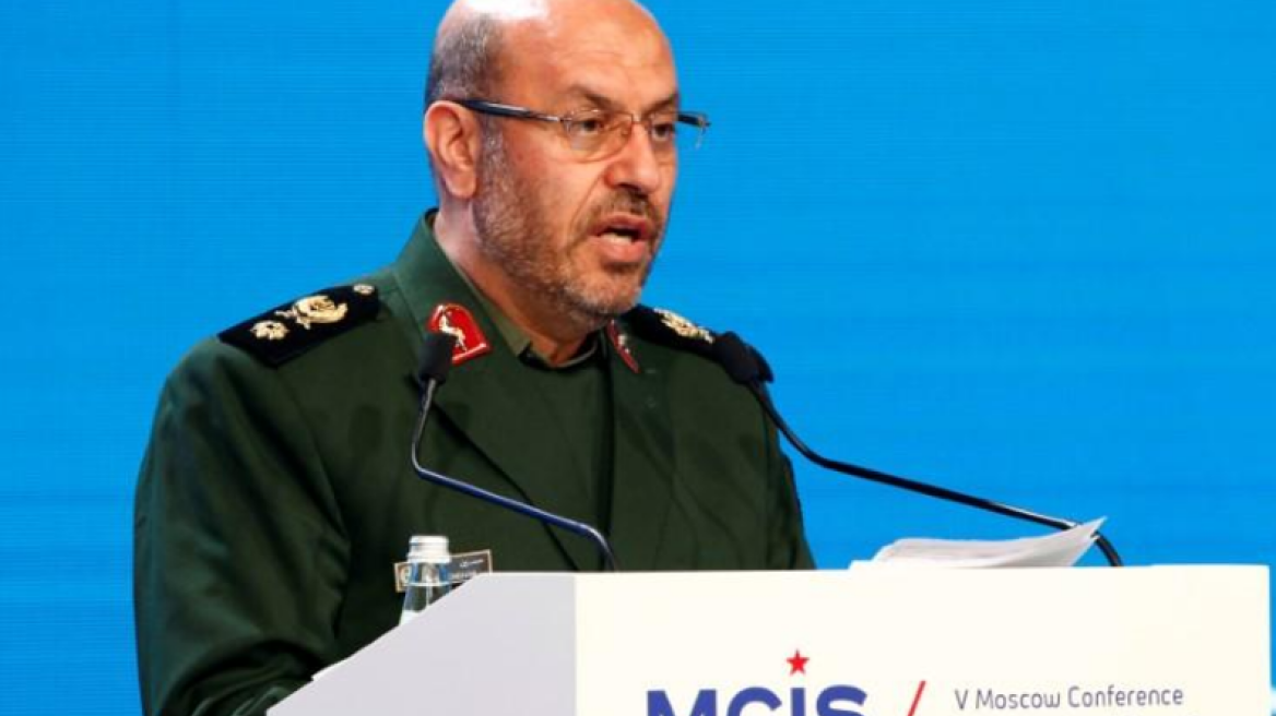 Iran and Iraq sign accord to boost military cooperation