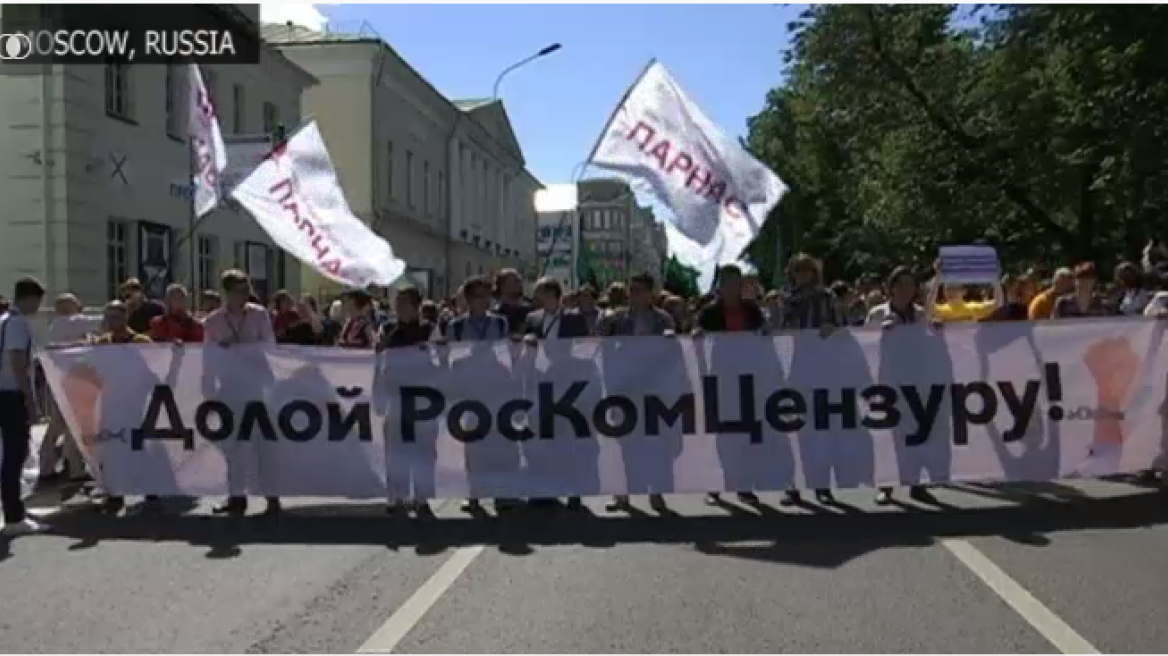 Russians march in Moscow for internet freedom