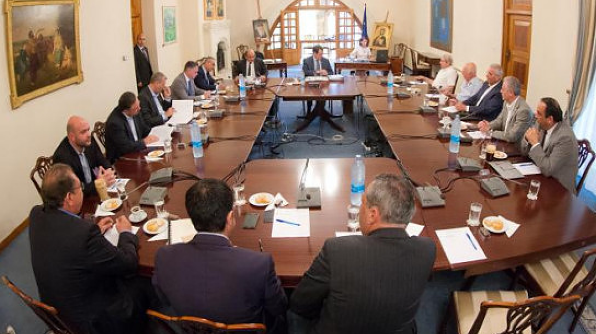Μαραθώνια συνεδρίαση μετά το ναυάγιο στο Κυπριακό: Στο τραπέζι τα επόμενα βήματα 