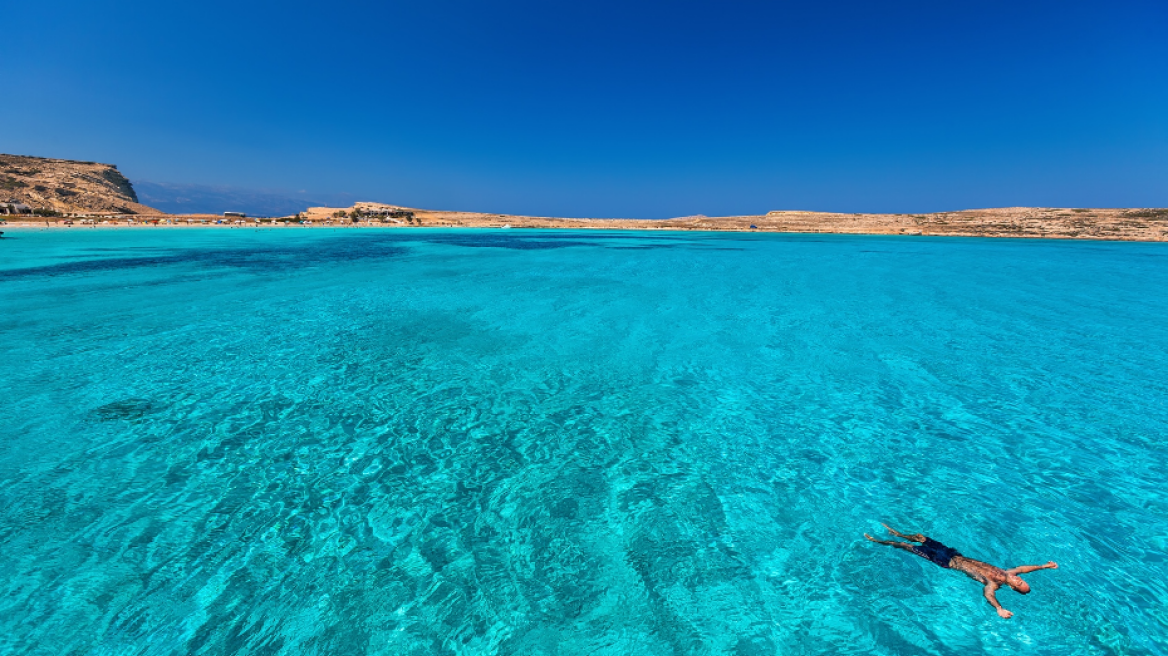 Why island hopping in the small Cyclades should make your bucket list