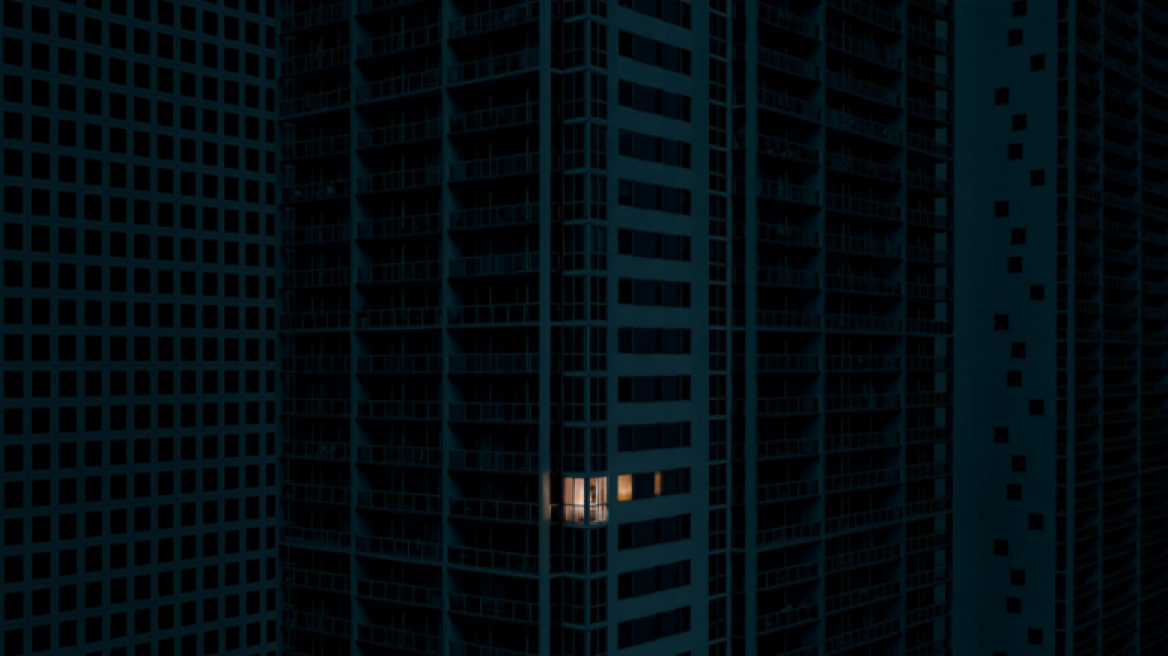 “Alone Together”: Aristotle Roufanis’ ongoing photographic project (PHOTOS)